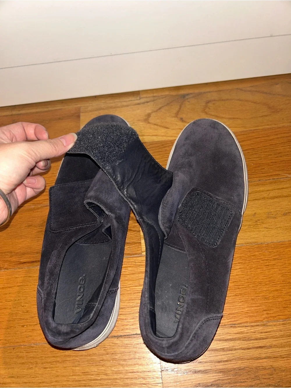 Vince comfortable slip